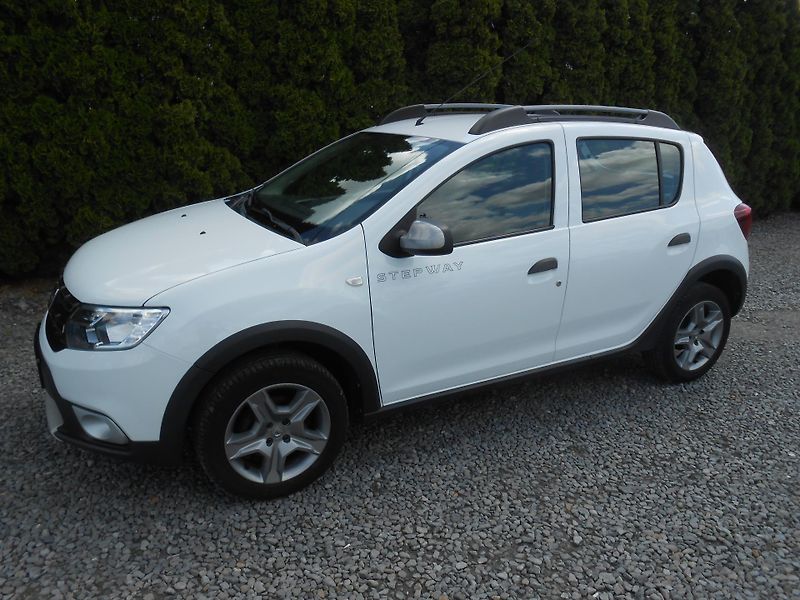 Dacia Sandero STEPWAY,NAVI,KAMERA,LED! - fotka 38 z 44