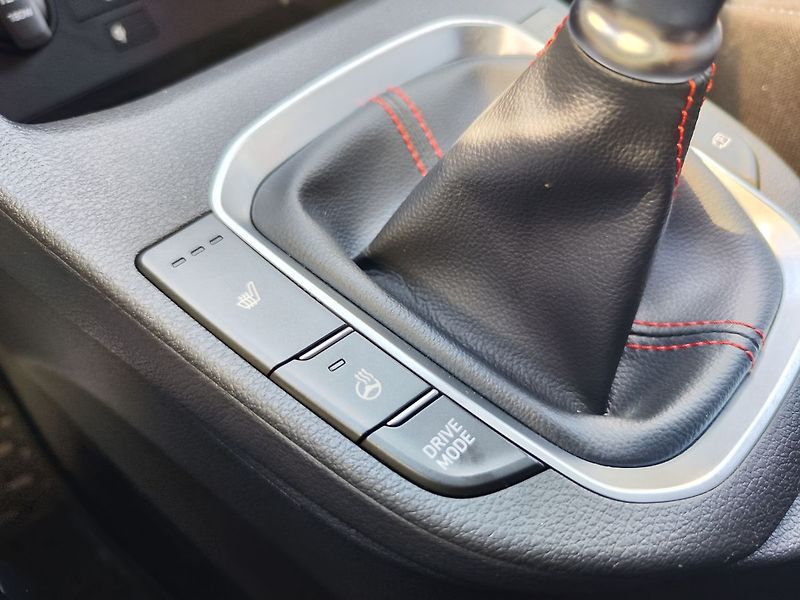 Hyundai i30 1.5 T-GDi/117kW N-Line MHEV - fotka 26 z 35