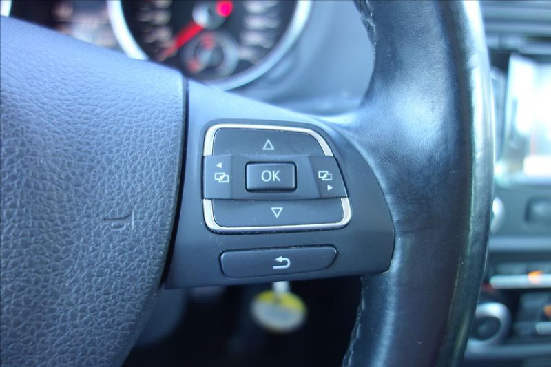 Volkswagen Golf 1,6 TDi 77KW, TRENDLINE. - fotka 23 z 27