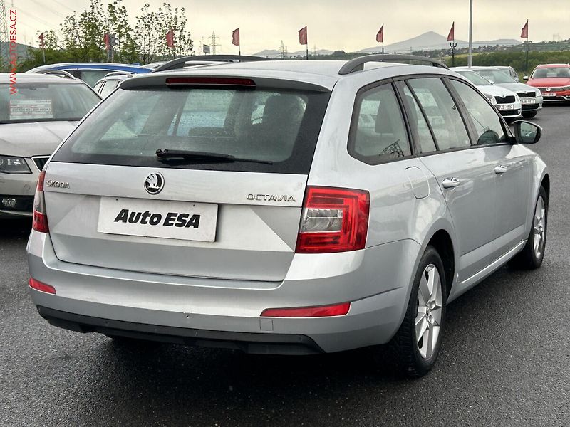 Škoda Octavia (2014) 1.6 TDi, ČR, servis.kniha - fotka 4 z 18
