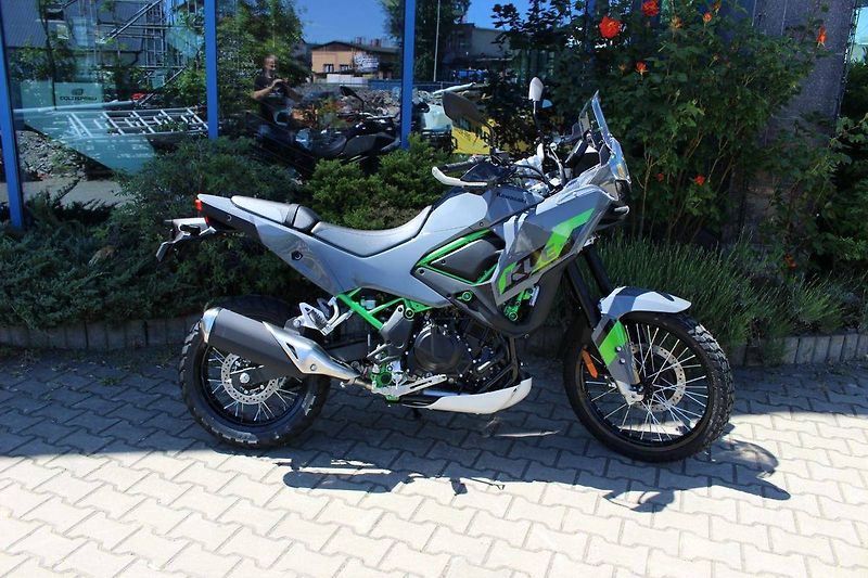 Kawasaki KLE 500 (2026) SE 2026 SKLADEM - fotka 4 z 9
