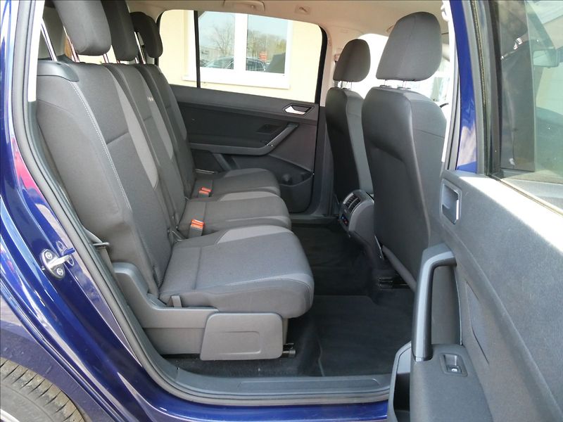 Volkswagen Touran 1,2 TSi 81kW 7.míst, NAVI - fotka 28 z 39