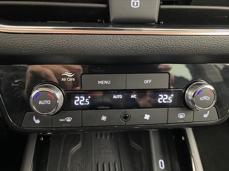 Škoda Kamiq 1,0 TSI 85kW DSG Top Selection - fotka 16 z 30