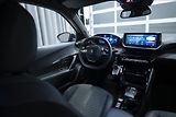 Peugeot 2008 1,2 HYBRID AT KAMERA 360° ČR - náhled 13