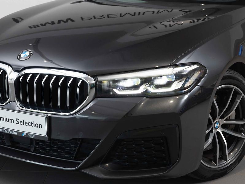 BMW Řada 5 540d xDrive - fotka 7 z 20