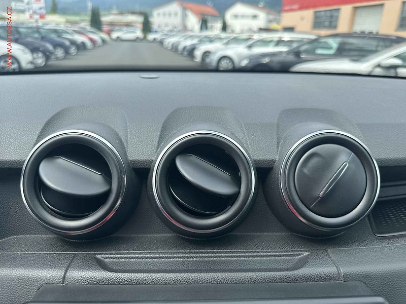 Dacia Duster (2019) 1.6 SCe, ČR, Access, navi - fotka 15 z 15