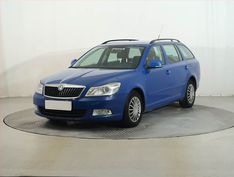 Škoda Octavia (2009) 1.6 TDI, po STK, udržované - fotka 2 z 13