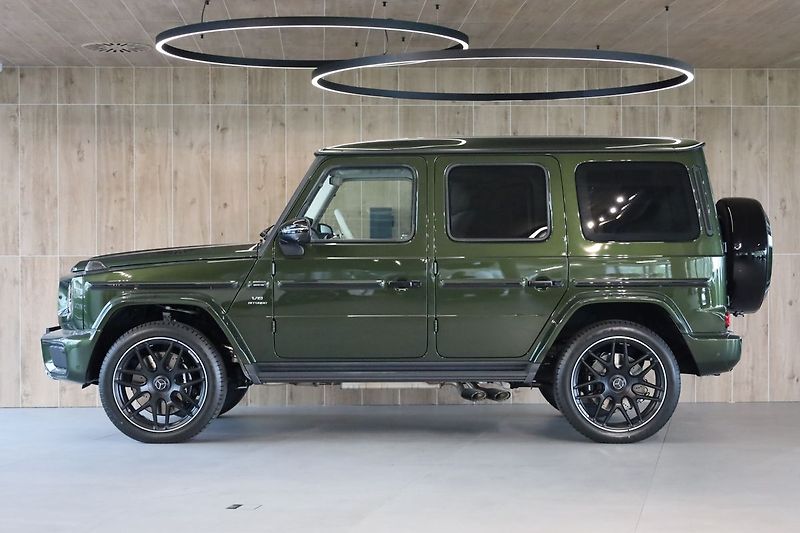Mercedes-Benz Třídy G G63 AMG PERFORMANCE MANUFAKTUR - fotka 3 z 48