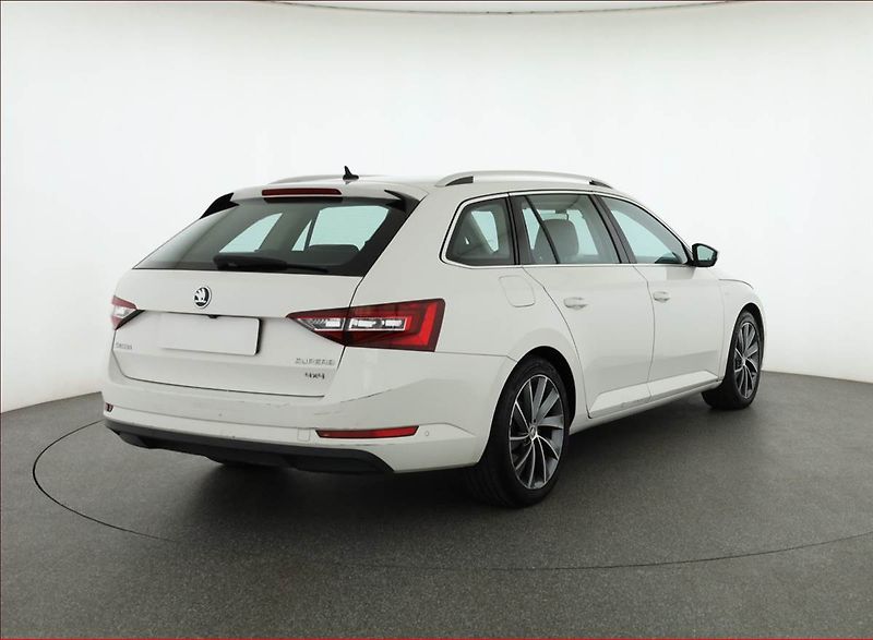 Škoda Superb (2016) Laurin&Klement 2.0 TDI 4x4 - fotka 5 z 17