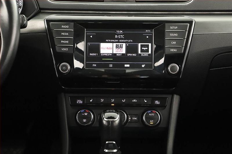 Škoda Superb (2015) Style 2.0 TDI, Automat - fotka 9 z 17