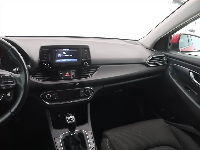 Hyundai i30 (2018) Style 1.0 T-GDI, Tempomat - fotka 8 z 17