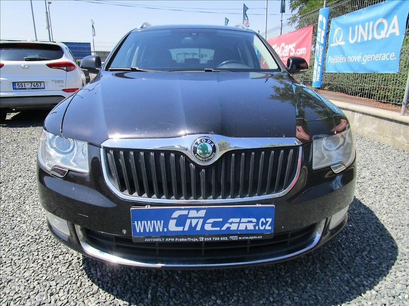 Škoda Superb Combi 2.0TDi 125kW Elegance - fotka 2 z 43