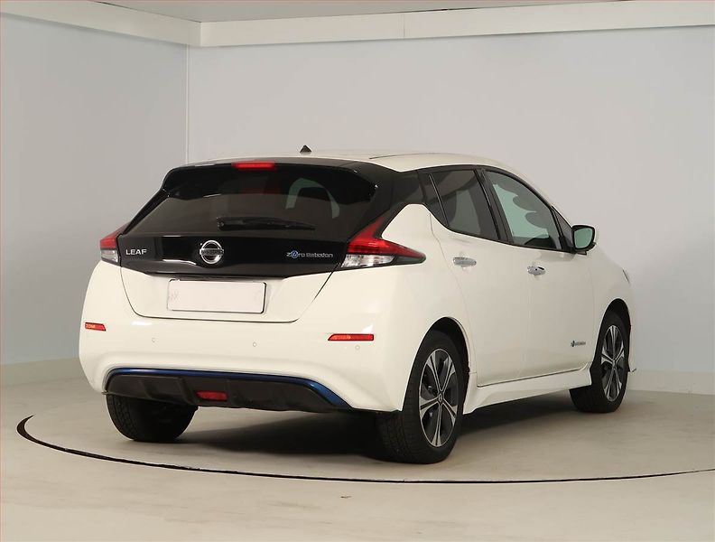 Nissan Leaf (2020) 62 kWh, SoH 87% - fotka 5 z 28
