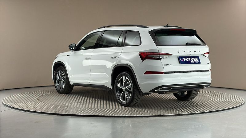Škoda Kodiaq 2.0 TDI DSG 4x4 Sportline - fotka 2 z 31