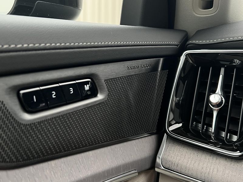 Volvo XC90 (2026) B5 AWD DARK PLUS AUT - fotka 25 z 48