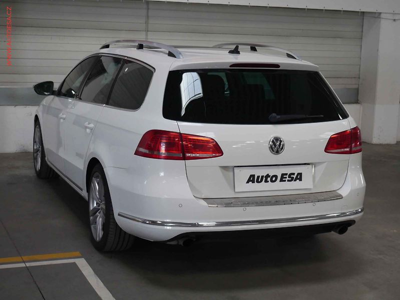 Volkswagen Passat (2012) 3.6 FSi 4x4, ČR, DSG, bixen - fotka 4 z 20
