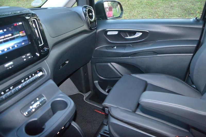 Mercedes-Benz Vito 119 XL 4x4 Airmatic - fotka 8 z 45