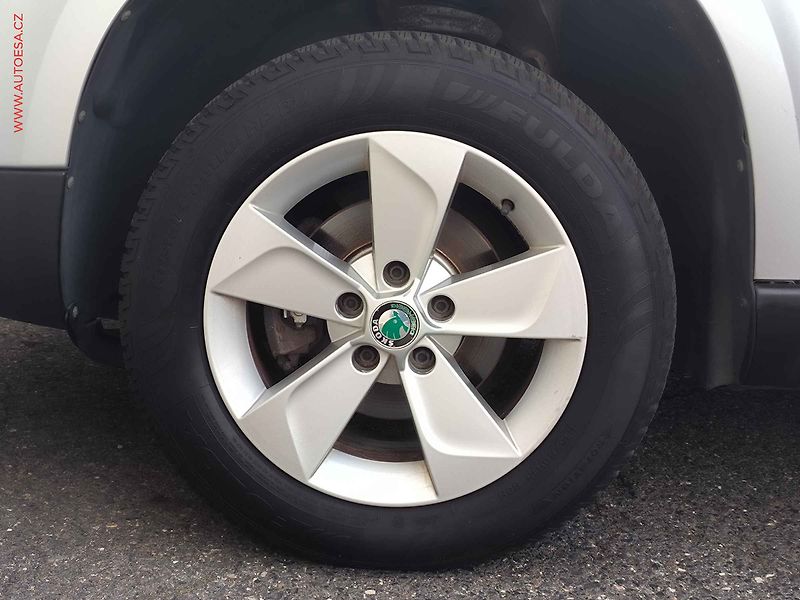 Škoda Yeti (2012) 1.2 TSi, Active, park. čidla - fotka 14 z 15
