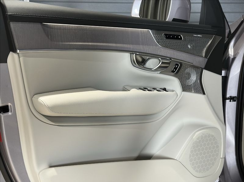 Volvo XC90 (2026) 2,0 T8  Plus Bright - fotka 20 z 41