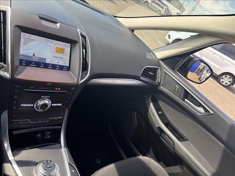 Ford S-MAX 2,5 HEV 140kW Titanium - fotka 46 z 47