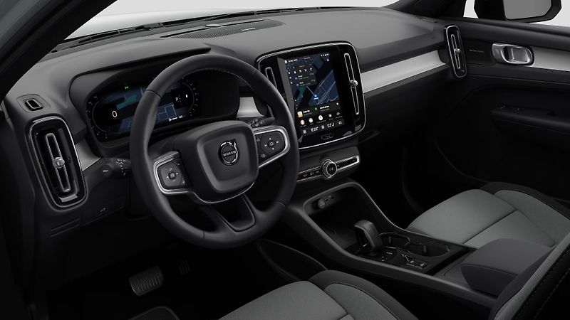 Volvo XC40 (2026) B3 AUT DARK PLUS - fotka 3 z 11