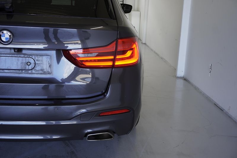 BMW Řada 5 520D TOURING XDRIVE STEPTRONIC - fotka 9 z 29