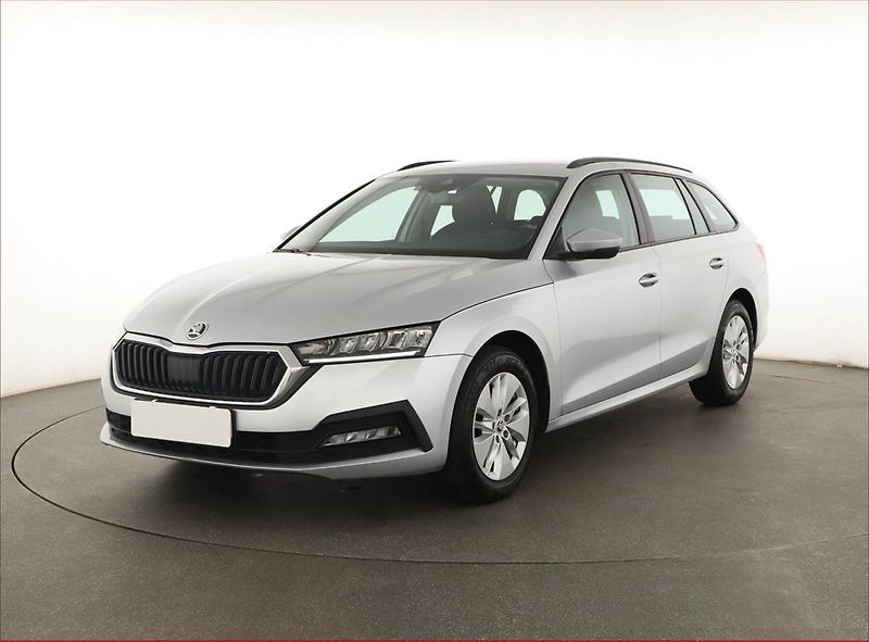Škoda Octavia (2023) Ambition 2.0 TDI, ČR,1.maj - fotka 2 z 21
