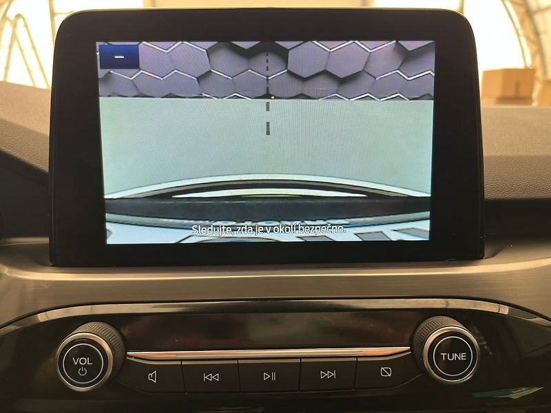 Ford Kuga 2.5 Duratec HEV TITANIUM - fotka 40 z 51
