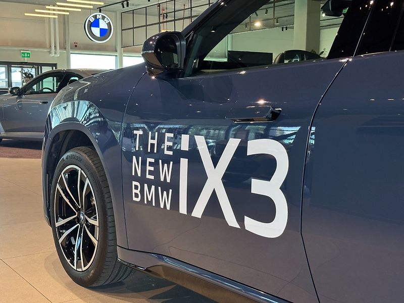 BMW iX3 50 xDrive M-Sport H/K HuD 360 - fotka 7 z 24