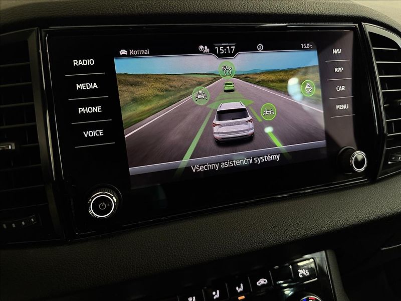 Škoda Karoq 2.0TDI DSG ACC SPORTLINE - fotka 23 z 37