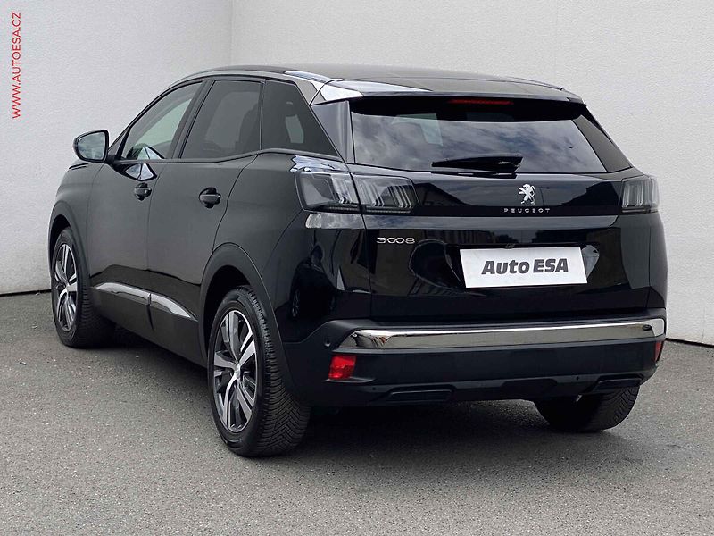 Peugeot 3008 (2022) 1.5 HDi, Allure, AT, navi - fotka 6 z 17