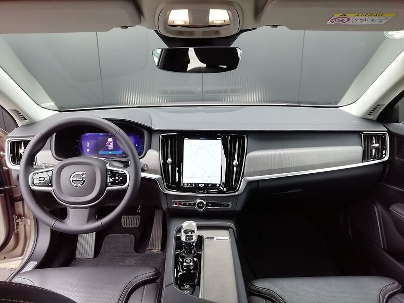 Volvo V90 2,0 Cross Country Bright Plus - fotka 7 z 19
