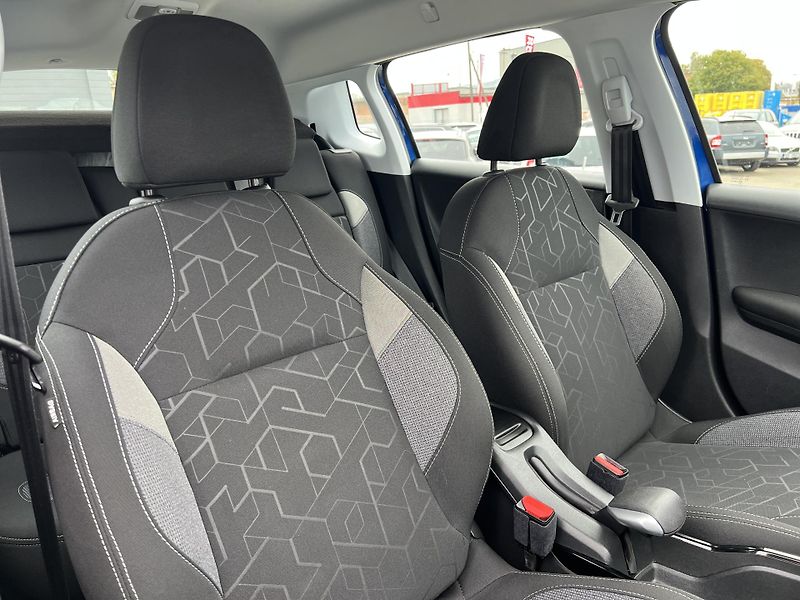 Peugeot 2008 1.2i KAMERA PŮVOD ČR 1.MAJ. - fotka 33 z 44