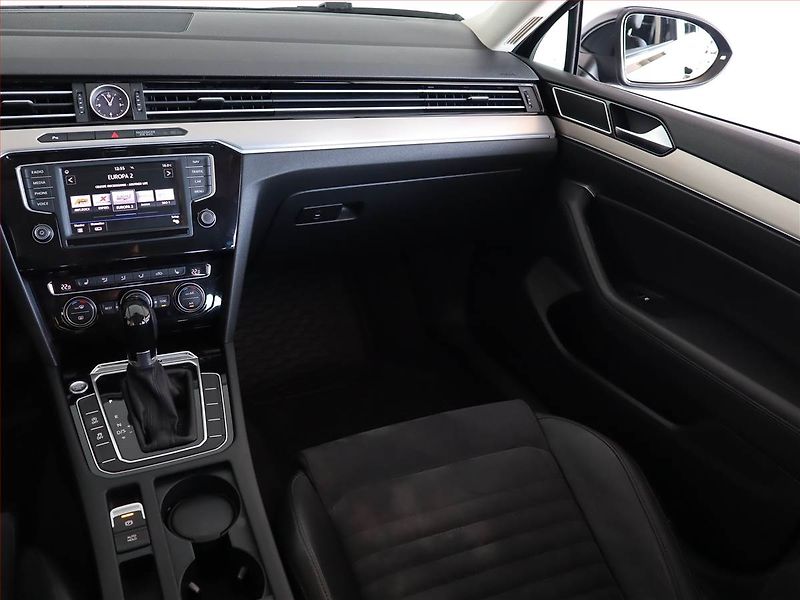 Volkswagen Passat (2017) 2.0 TDI, 4X4, Automat - fotka 8 z 25