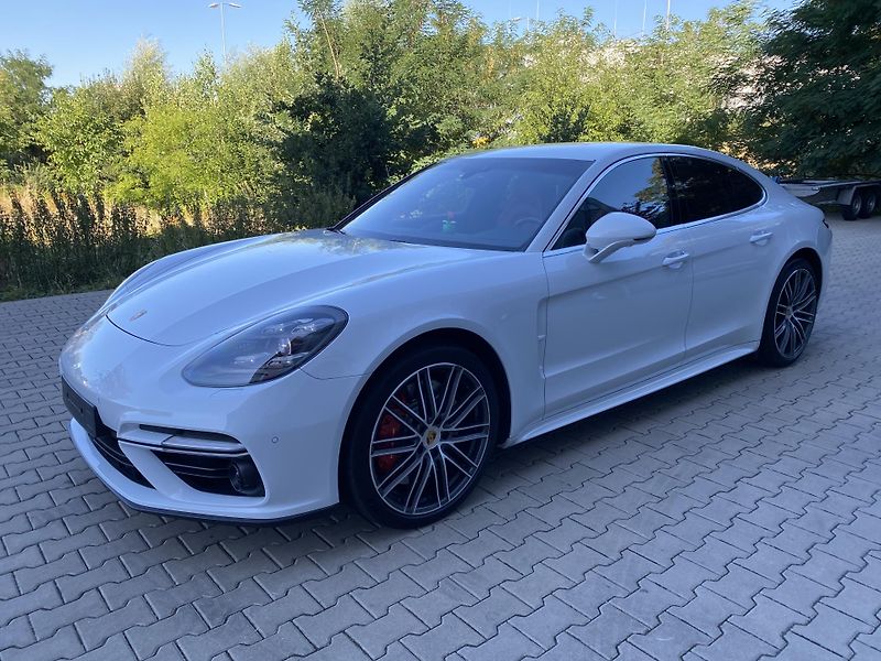 Porsche Panamera (2017) TURBO - fotka 3 z 17