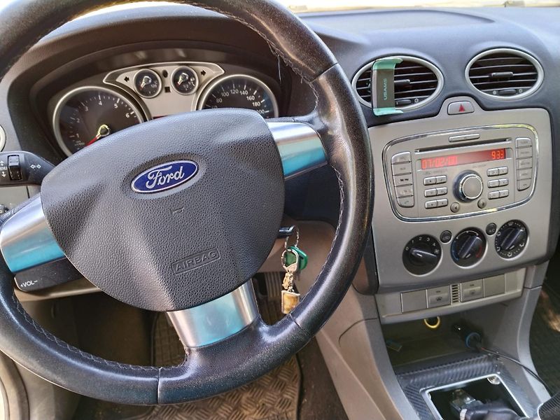 Ford Focus (2008) s bohatým příslušenstvím - fotka 4 z 13