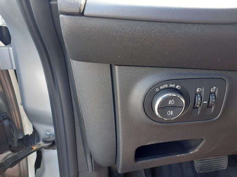 Opel Corsa (2016) 1.4 i AUTOMAT - fotka 15 z 34