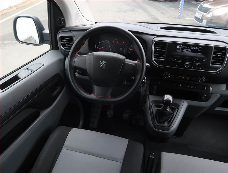 Peugeot Expert (2018) 1.6 BlueHDi, Bus, 6Míst, ČR - fotka 7 z 16