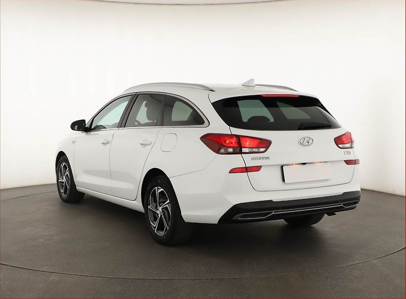 Hyundai i30 (2022) Smart 1.5 T-GDI MHEV, ČR,1.maj - fotka 4 z 13
