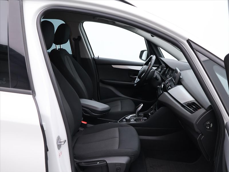 BMW Řada 2 1,5 Gran Tourer 218i Aut. DPH - fotka 11 z 32