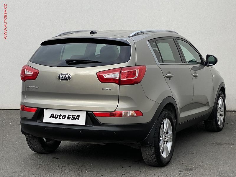 Kia Sportage (2014) 1.7 CRDi, AC, navi, kamera - fotka 4 z 18