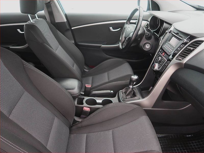 Hyundai i30 (2013) 1.6 GDI, Serv.kniha, Tempomat - fotka 9 z 18