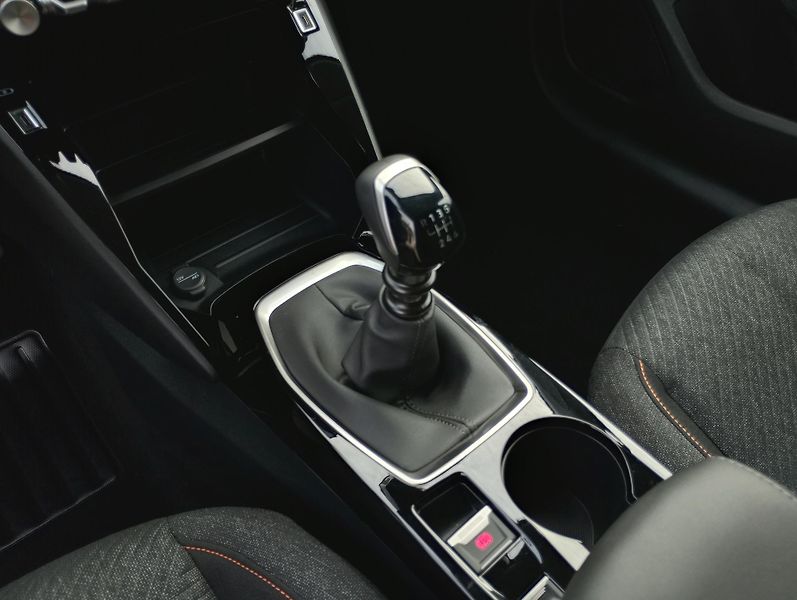 Peugeot 208 (2026) BUSINESS Turbo 100 MAN6 - fotka 21 z 24