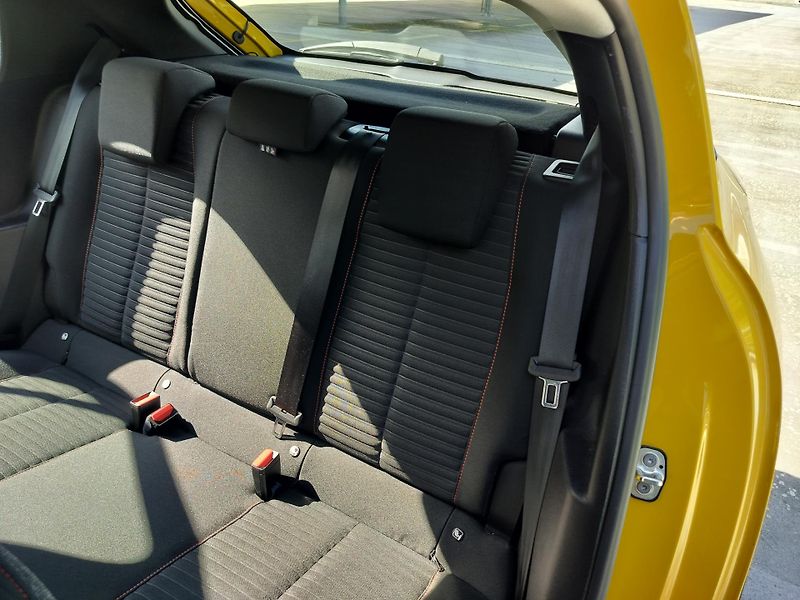 Peugeot 208 e - fotka 18 z 22