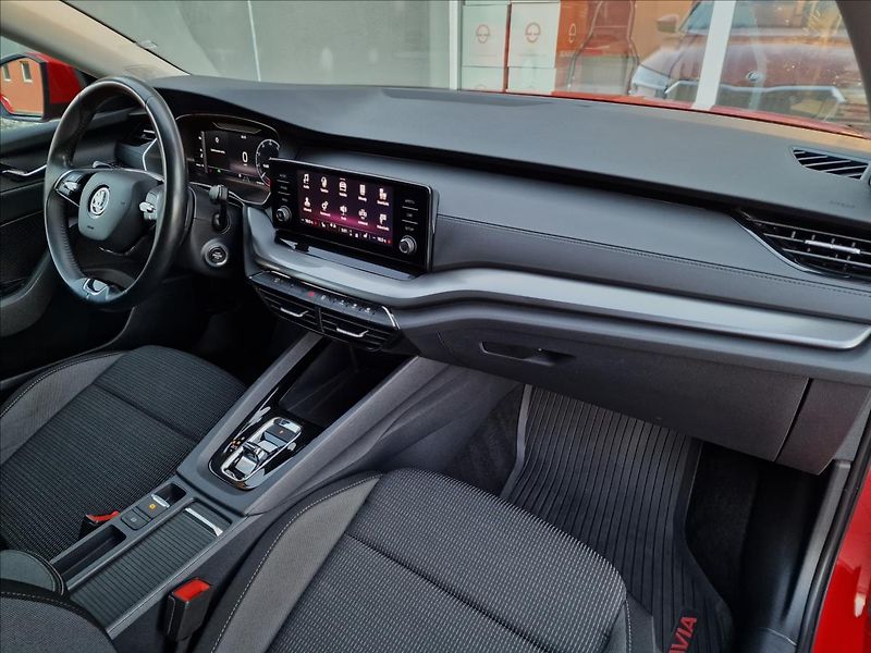 Škoda Octavia 2.0TDI DSG Ambition,ČR,1.Maj. - fotka 13 z 50