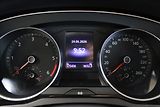 Volkswagen Passat 2,0 TDI DSG ELEGANCE 1.MAJ. CZ - náhled 21