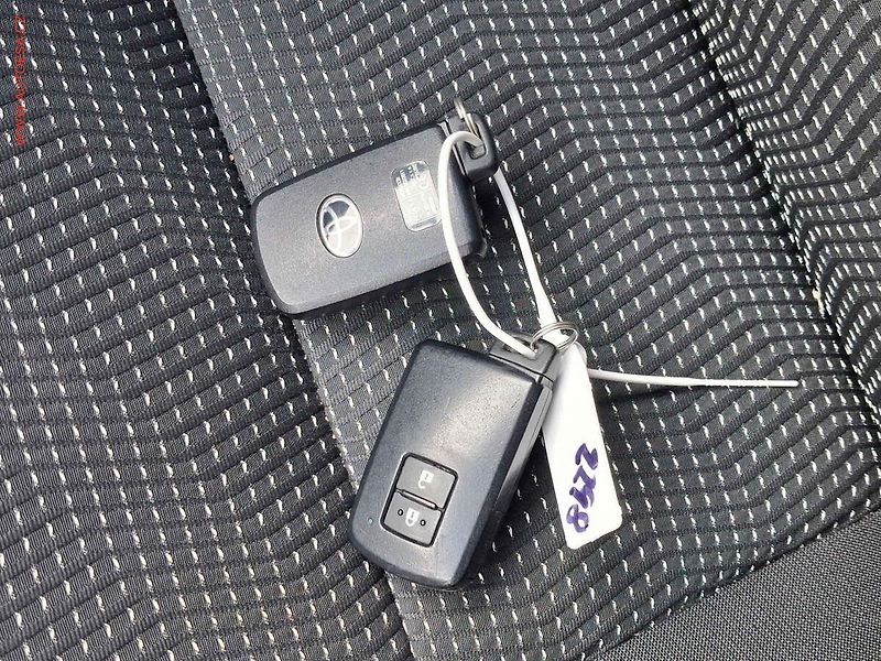 Toyota Auris (2013) 1.6VVTi, ČR, AC, navi, kamera - fotka 19 z 19