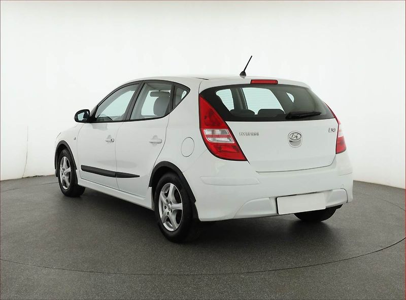 Hyundai i30 (2010) 1.6 CVVT, Automat, nová STK - fotka 4 z 17