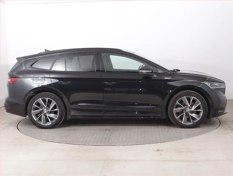 Škoda Enyaq (2023) Sportline iV 60 (62 kWh) - fotka 6 z 18