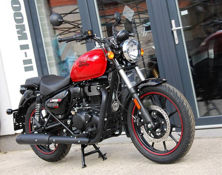 Royal Enfield Meteor 350 (2026) RED - fotka 2 z 25